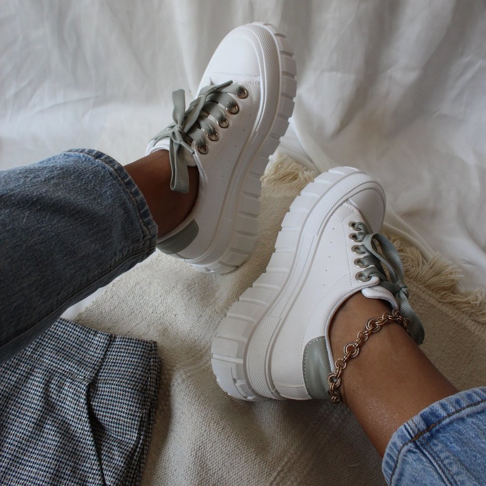 🚨FEW PAIRS LEFT// White platform sneaker - Picture 6 of 10